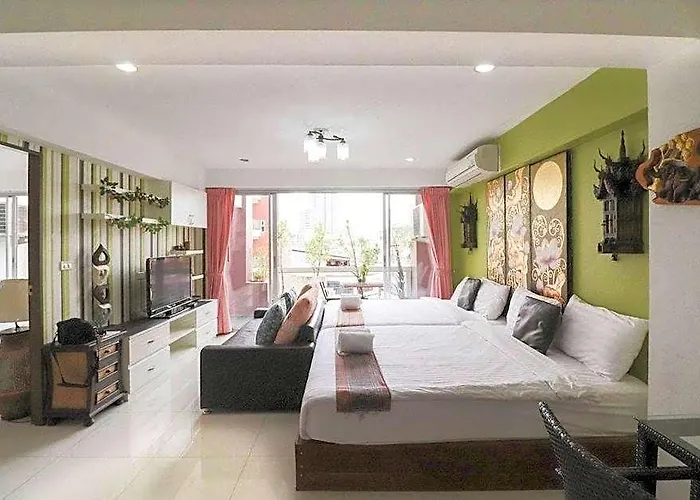 Two Bedroom ホテル 3*