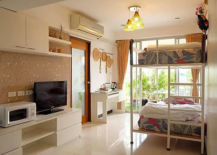 Two Bedroom ホテル 3*